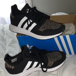 Adidas Swift Run Sneakers